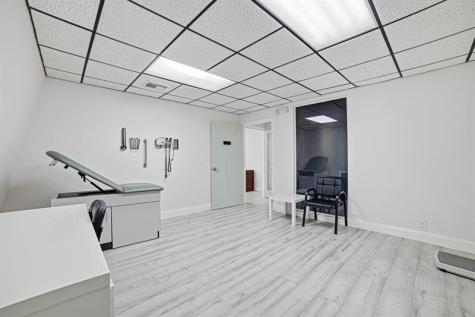 2929 N University Drive Coral Springs FL 33065