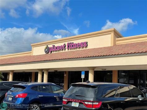 18606 NW 67th Avenue Hialeah FL 33015