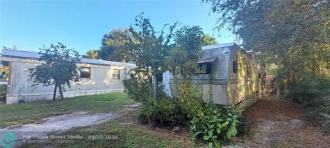 3431 SE 38th Avenue Okeechobee FL 34974