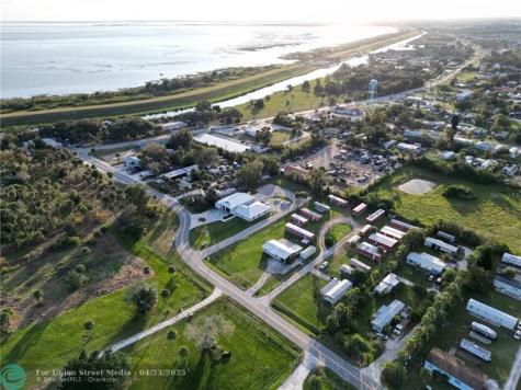 3431 SE 38th Avenue Okeechobee FL 34974