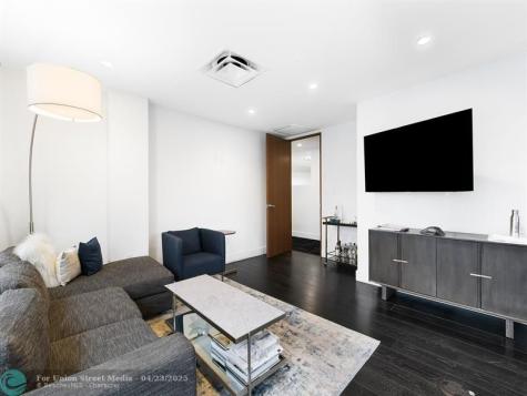 910 SE 17th Street Fort Lauderdale FL 33316