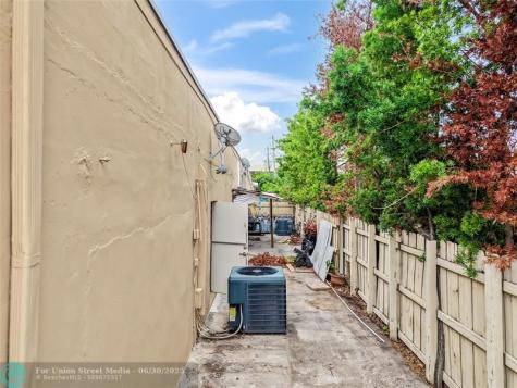 1501 NW 1st Court Boca Raton FL 33432