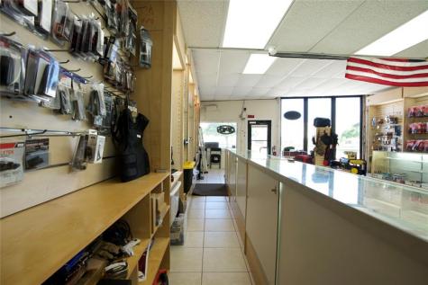 4581 N Dixie Highway Deerfield Beach FL 33064