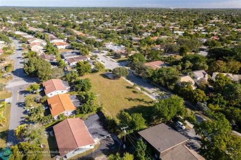 3990 Woodside Drive Coral Springs FL 33065