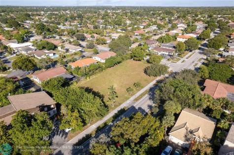 3990 Woodside Drive Coral Springs FL 33065