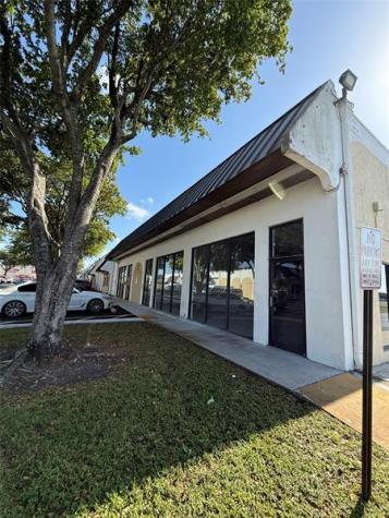 5853 SW 21st Street West Park FL 33023