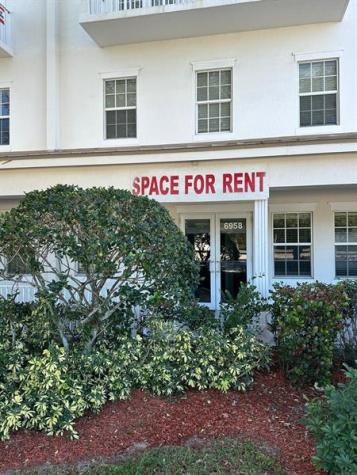 6958 Griffin Road Davie FL 33314
