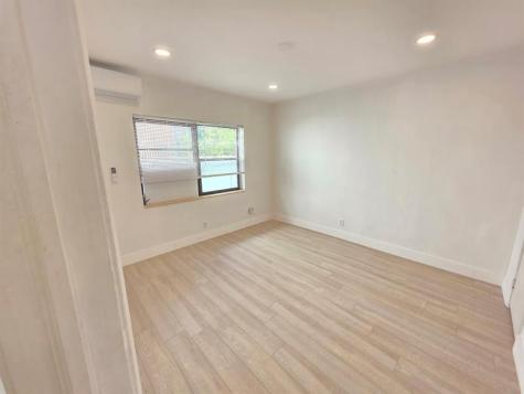 560 NE 15th Avenue Fort Lauderdale FL 33301