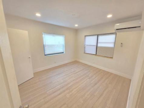 560 NE 15th Avenue Fort Lauderdale FL 33301