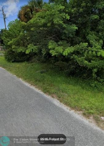 2516 Rolyat Street Fort Pierce FL 34947