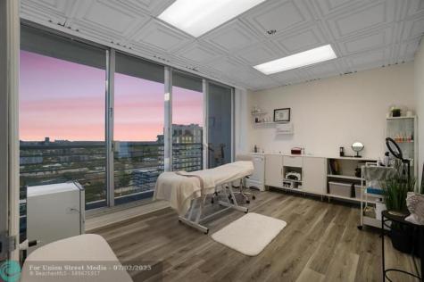 1720 E Harrison Street Hollywood FL 33020