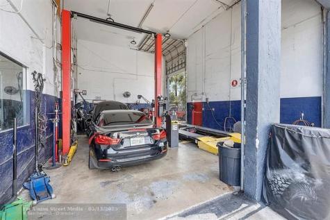 3593 S Military Trail Lake Worth FL 33463