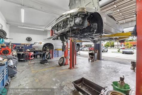 3593 S Military Trail Lake Worth FL 33463