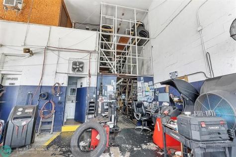 3593 S Military Trail Lake Worth FL 33463