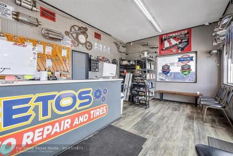 3593 S Military Trail Lake Worth FL 33463