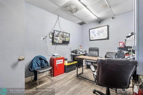 3593 S Military Trail Lake Worth FL 33463