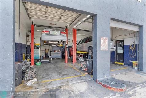 3593 S Military Trail Lake Worth FL 33463