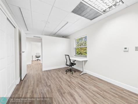 2801-2809 E Commercial Boulevard Fort Lauderdale FL 33308