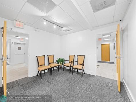 2801-2809 E Commercial Boulevard Fort Lauderdale FL 33308