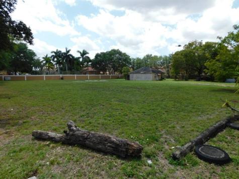 5830 Liberty Street Hollywood FL 33021