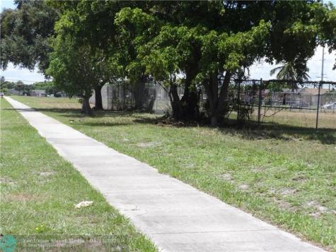 800 NW Dixie Highway Pompano Beach FL 33060