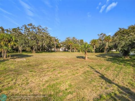 995 Old Dixie Highway Vero Beach FL 32962