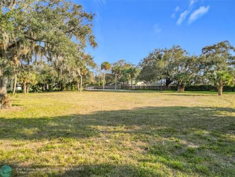 995 Old Dixie Highway Vero Beach FL 32962