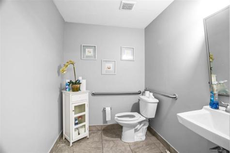 8328 NW 30th Terrace Miami FL 33122