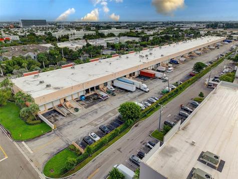 8328 NW 30th Terrace Miami FL 33122