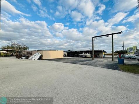 1130 Us 27 Lake Placid FL 33852