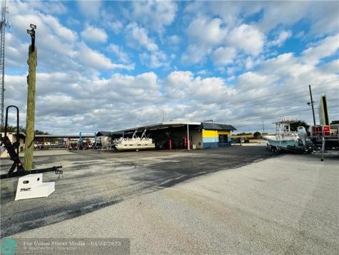 1130 Us 27 Lake Placid FL 33852