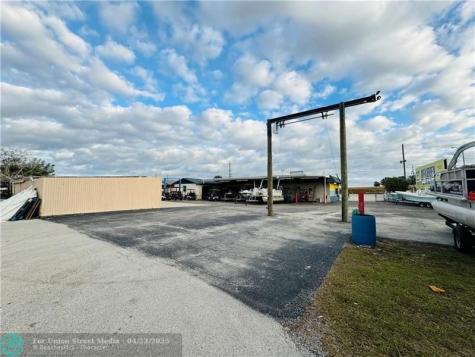 1130 Us 27 Lake Placid FL 33852