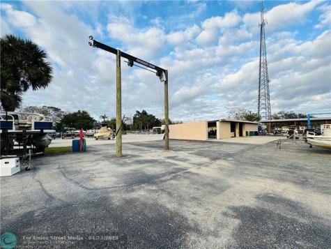 1130 Us 27 Lake Placid FL 33852