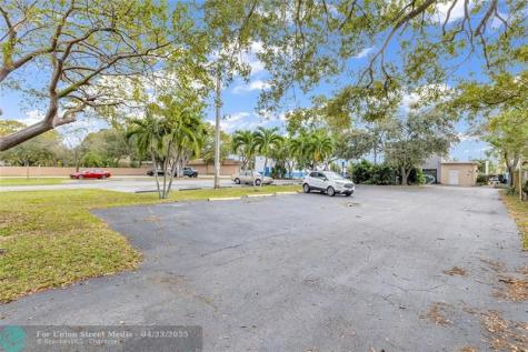 5912 Tyler Street Hollywood FL 33021