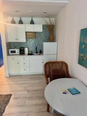 308 Monroe Street Hollywood FL 33019