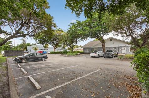 7471 W Oakland Park Boulevard Tamarac FL 33319