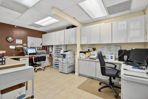 7471 W Oakland Park Boulevard Tamarac FL 33319