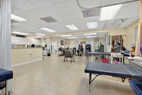 7471 W Oakland Park Boulevard Tamarac FL 33319