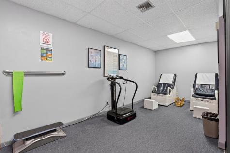 7471 W Oakland Park Boulevard Tamarac FL 33319