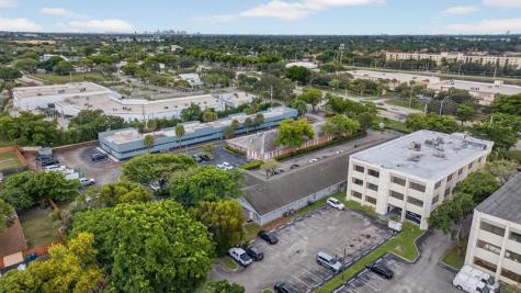 7471 W Oakland Park Boulevard Tamarac FL 33319