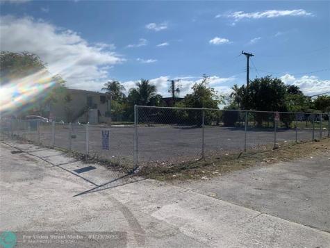 5928 Wiley Street Hollywood FL 33023