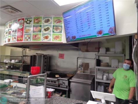 7158 N Beracasa Way Boca Raton FL 33433