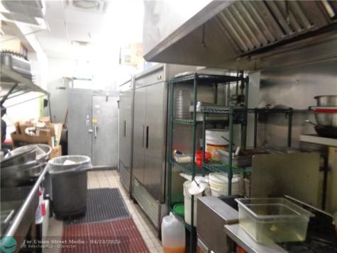 7158 N Beracasa Way Boca Raton FL 33433