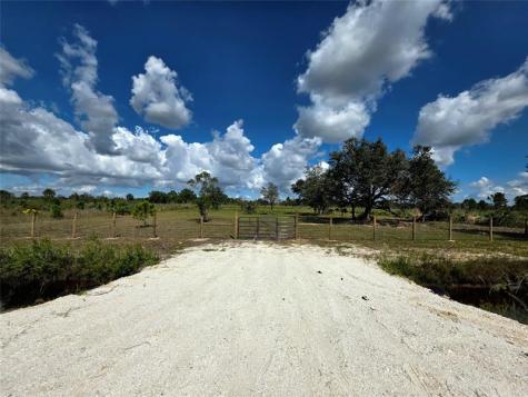 17019 NW 296th Street Okeechobee FL 34972