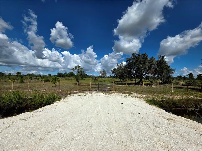 17019 NW 296th Street Okeechobee FL 34972