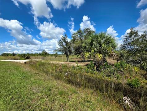 17019 NW 296th Street Okeechobee FL 34972