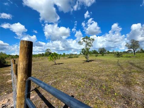 17019 NW 296th Street Okeechobee FL 34972