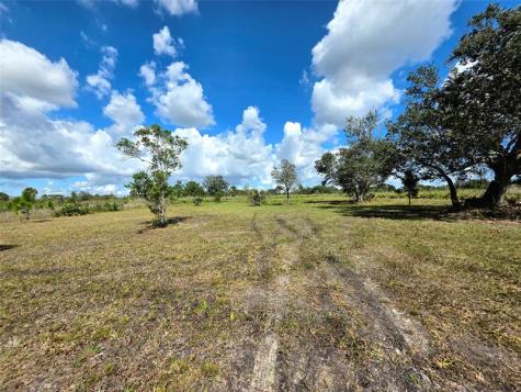 17019 NW 296th Street Okeechobee FL 34972