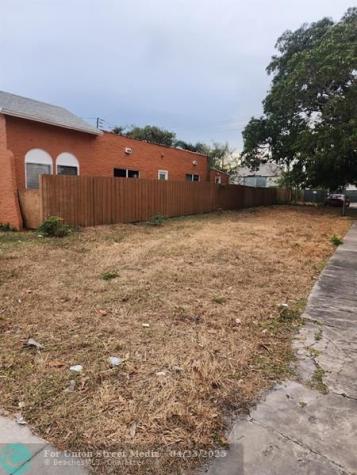 407 N H Street Lake Worth Beach FL 33460