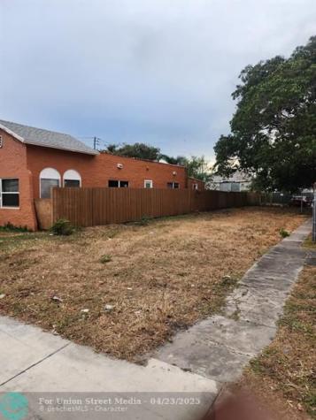 407 N H Street Lake Worth Beach FL 33460